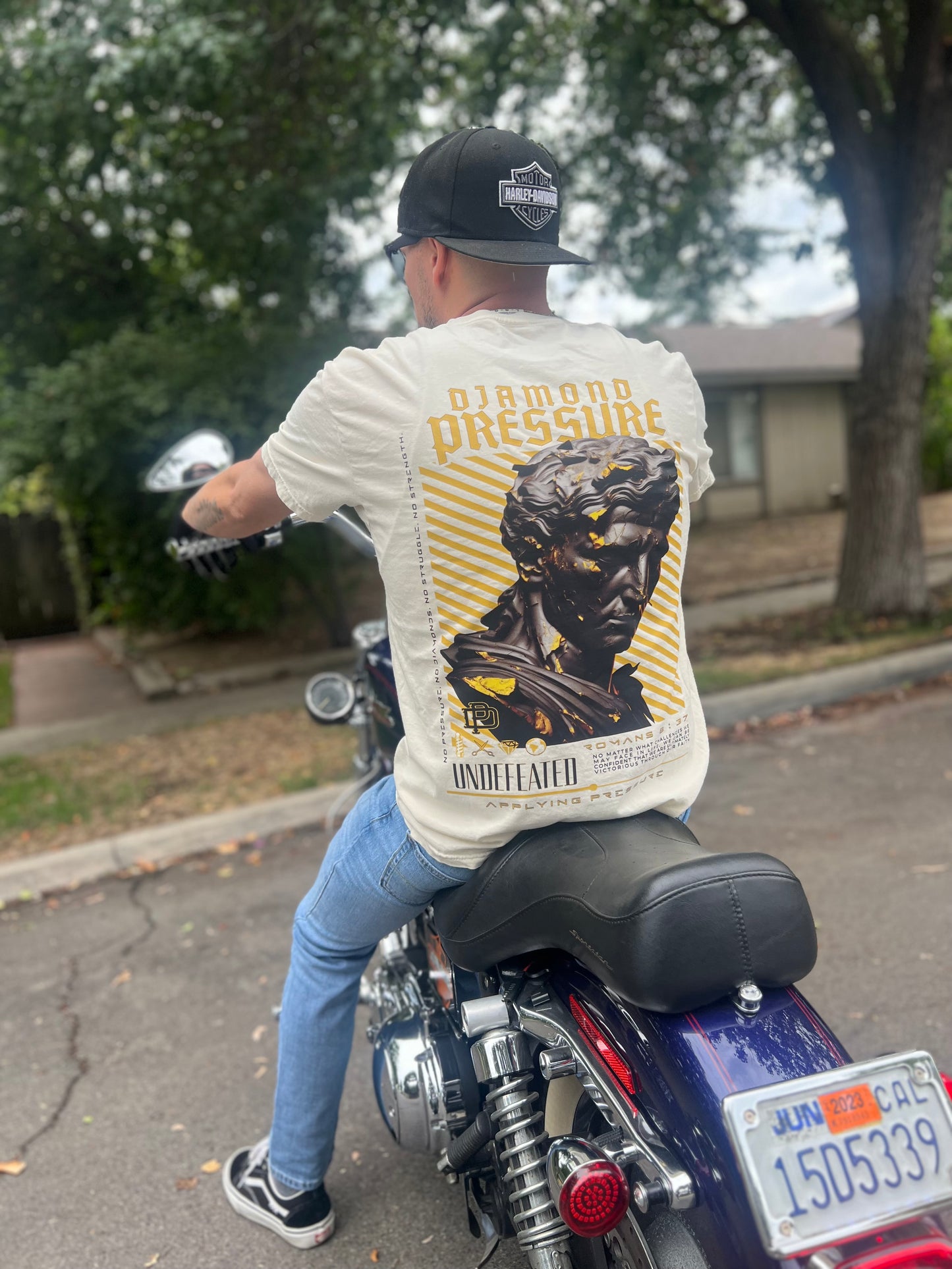 Diamond Pressure Cream Statue T Shirt